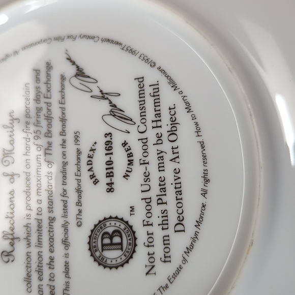 Marilyn Monroe collector plates (1995) - Picture 5 of 8